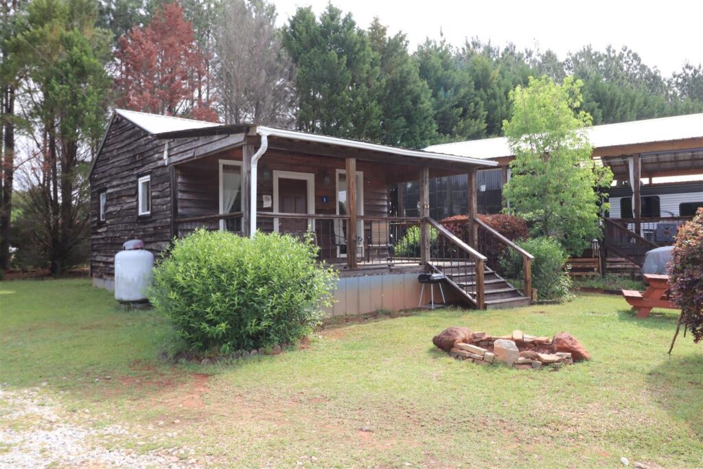 The River's Edge Campground Cabin 01